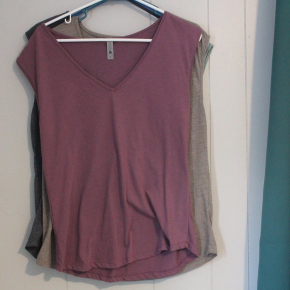 V-neck, layering sleeveless tank - Picture 1 of 2